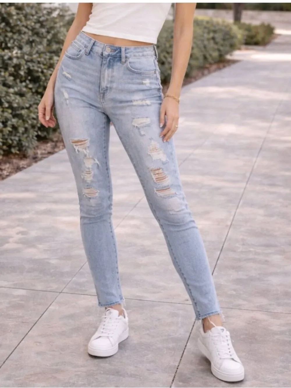 American Eagle Super Stretch Hi-Rise Skinny Jean Distressed Womens 6 Short